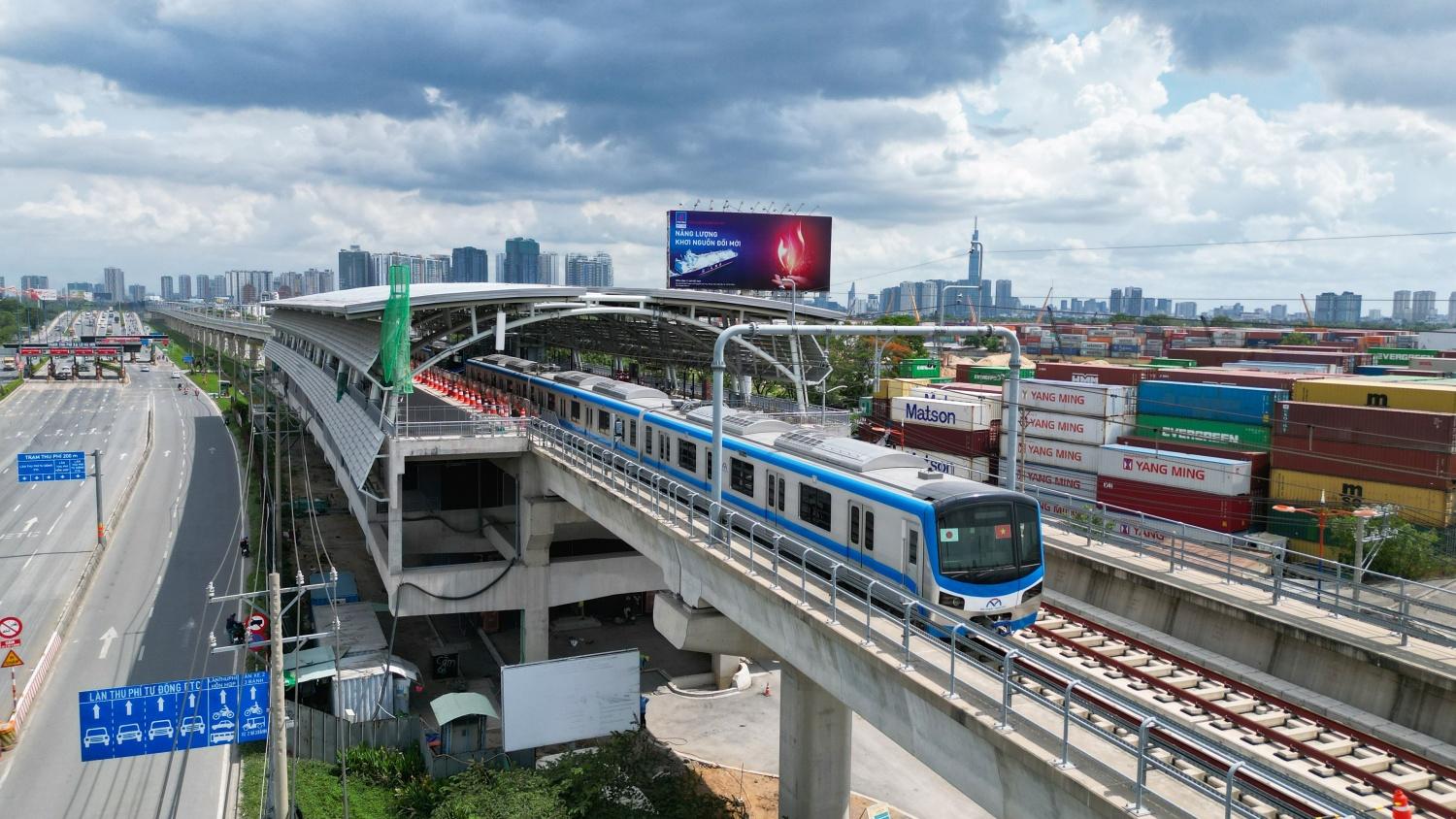 Tuyến Metro số 1 Bến Thành - Suối Tiên chính thức vận hành